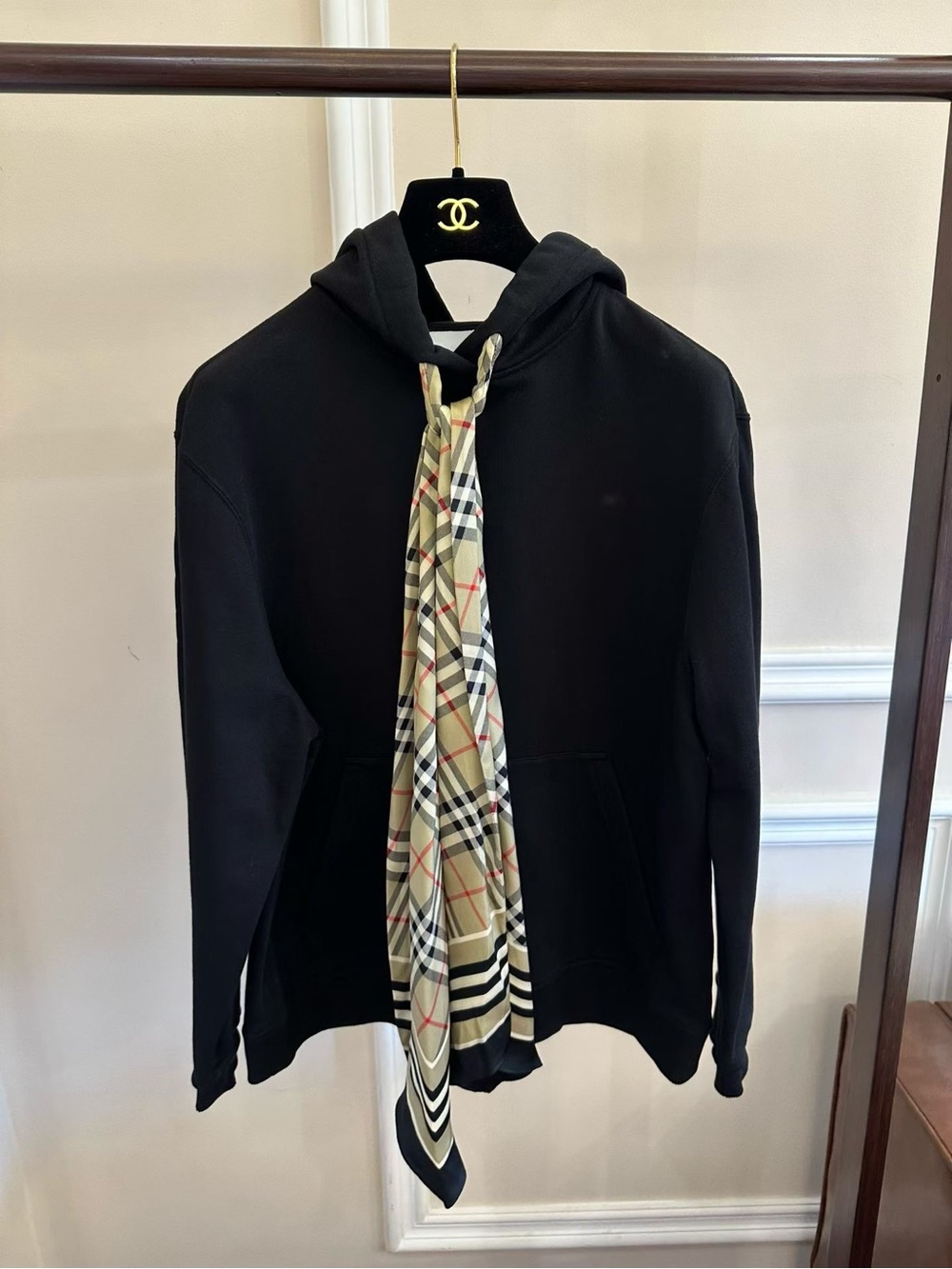 🚩steal Burberry Black Hoodie with White Logo Tag